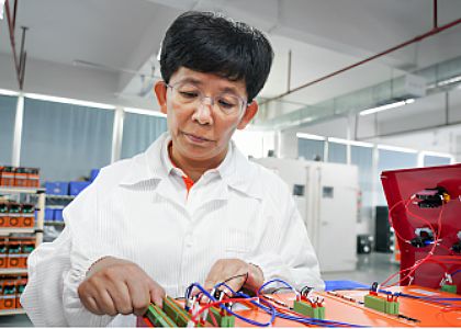 运动控制开新局，具身小脑拓未来